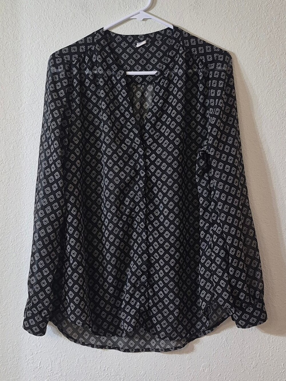 Old Navy Black and White Printed Button-Down Blouse